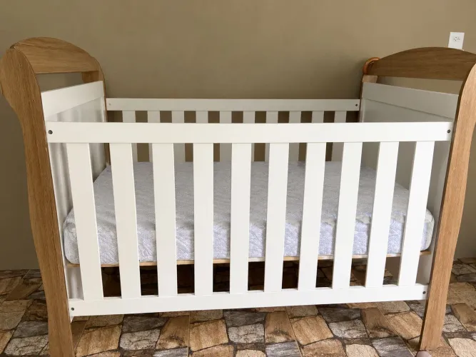 Vende-se,berço infantil que vira cama