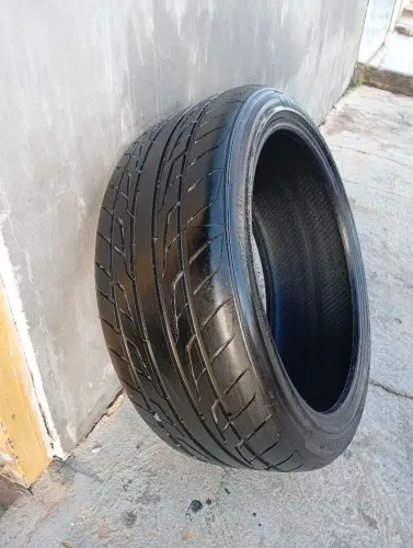 Pneu 265/40 aro 22