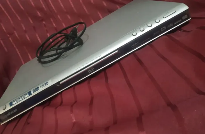 Vendo DVD Player Gradiente funcionando 