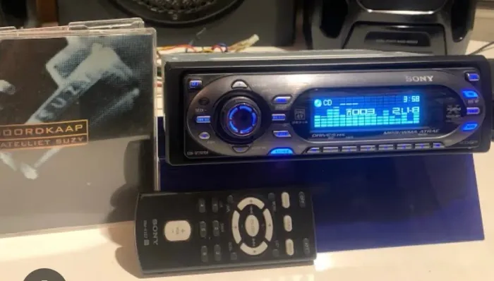 Golfinho Sony cdx gt707dx