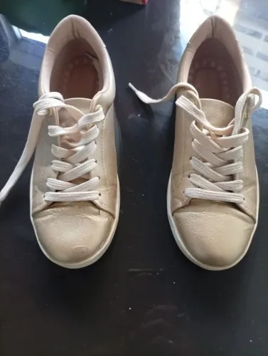 Sapato Dourado
