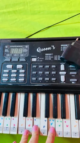 Vende-se Teclado
