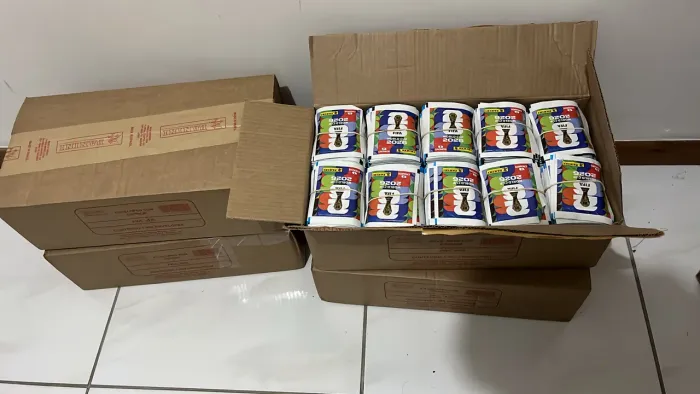 Caixa figurinha da copa 1000 pacotes