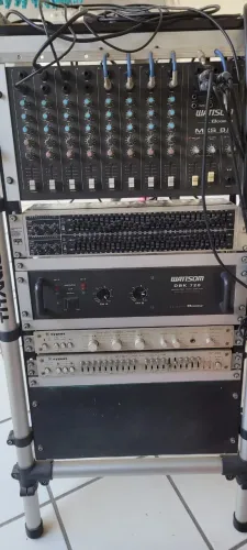 Rack De Áudio Profissional Wattsom Com Mesa E Amplificador Prateado