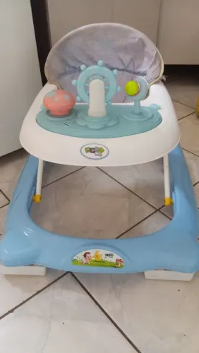 Andador maxi baby