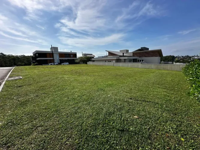 Terreno a venda no Condomínio das Palmeiras em Içara com 800 m2