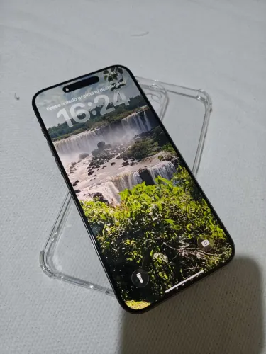 VENDO OU TROCO IPHONE 15 PRO MAX 256GB CAPA E CABO.