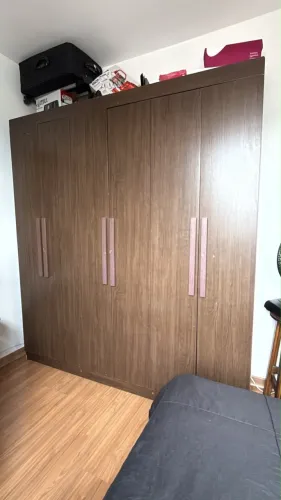 Guarda roupa 6 portas usado