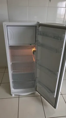 GELADEIRA CÔNSUL 220v NOVA 