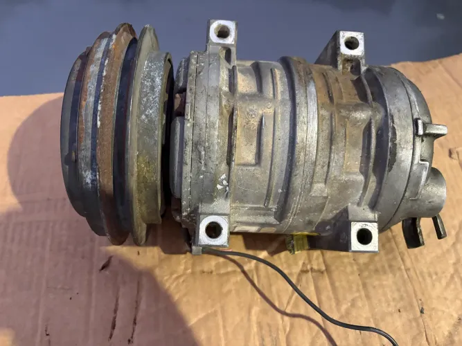 Compressor de ar condicionado Caterpillar 416e