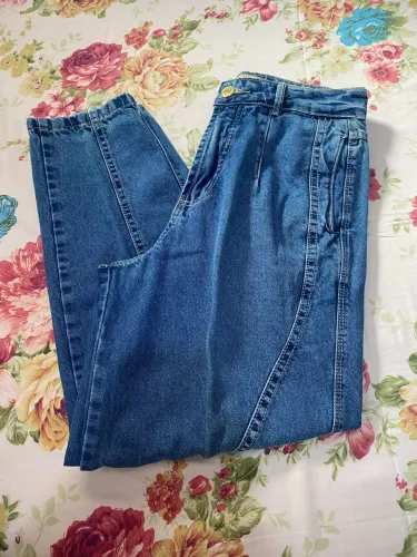 Calça mom
