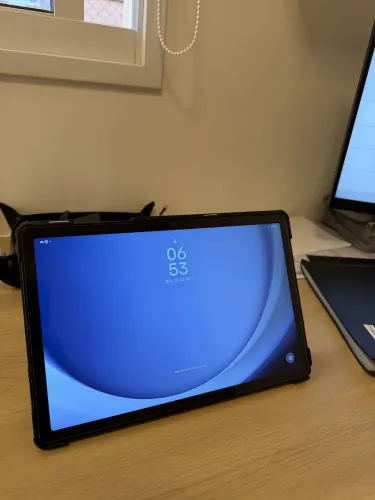 Galaxy tab A9+. Pouco uso, com caixa e acessórios. 