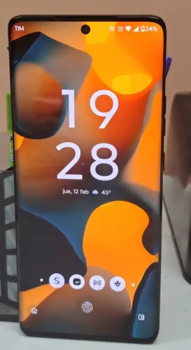 Smartphone Motorola Edge 50 PRO 5G 256GB 24GB Câmera Frontal de 50 MP  - posterior de 50 