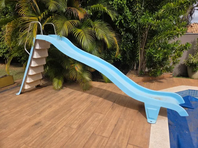 Escorregador de fibra para piscina 