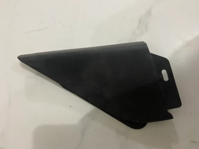 Acabamento interno retrovisor gol