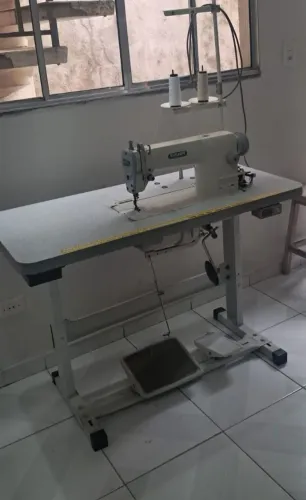Vendo maquina industrial da marca Siruba em ótimo estado