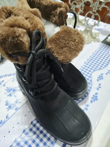 Bota forrada em la para neve