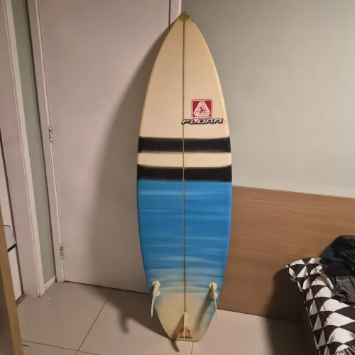 Prancha de surf em boa condição