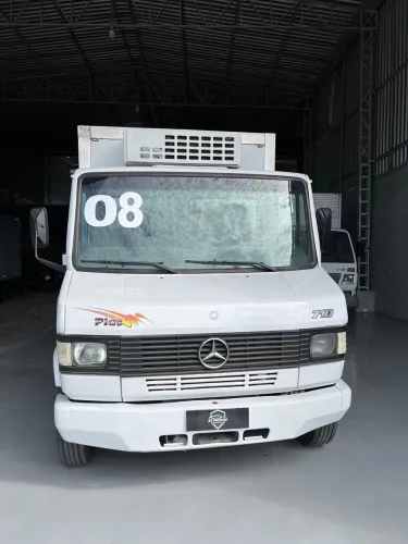 Caminhão 3/4 Mercedes 710