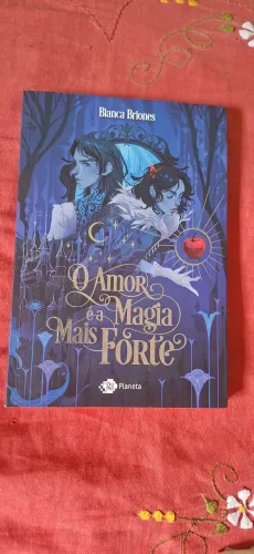 Livro o amor e a magia mais forte