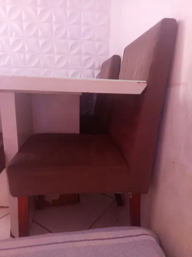 Vendo cadeiras com a parte de cima da mesa