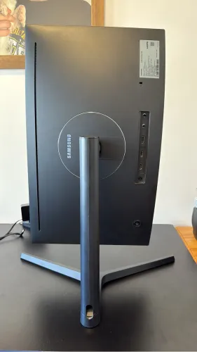 Monitor Gamer Samsung Odyssey 24" Curvo | 144Hz | 1ms | Painel VA | FreeSync