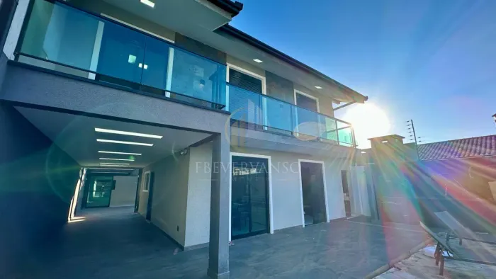 Sobrado em Centro - Guaratuba