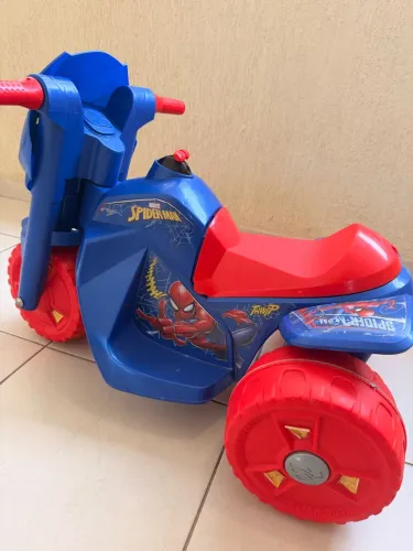Moto elétrica infantil do Homem Aranha