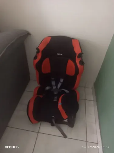 Cadeira De Carro 15 A 36 Kg Infanti Preto/vermelho USADA