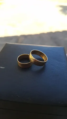 Vendo aliança de ouro 18K