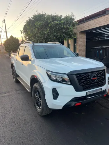 Nissan Frontier Pro4x CD 4X4 2.3 Bi-TB Die. AUT 2023