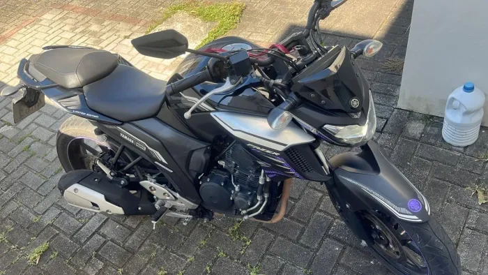Moto Yamaha Faser 250