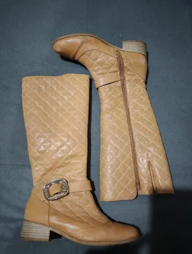 Bota tamanho 33
