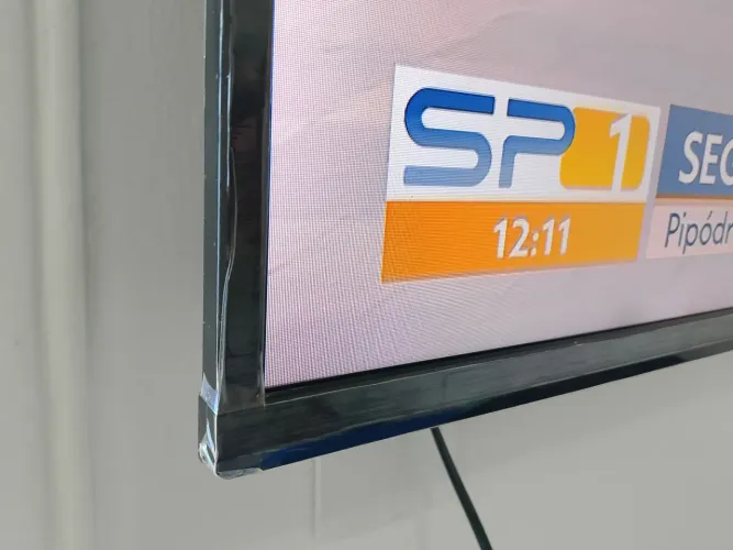 Vende-se , 1 TV Semp 43 polegadas, caixa de Som Pulse 550Wts