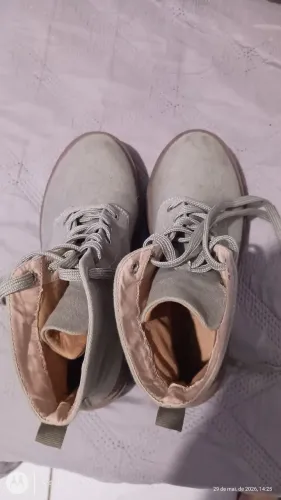 Bota feminina estilosa...