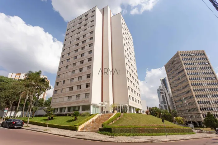 Apartamento à venda no Centro Cívico ARYA1
