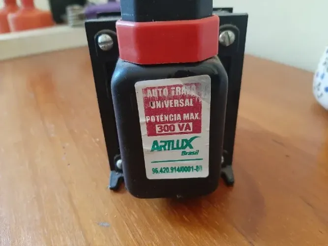 Transformador 220/110V - 300VA