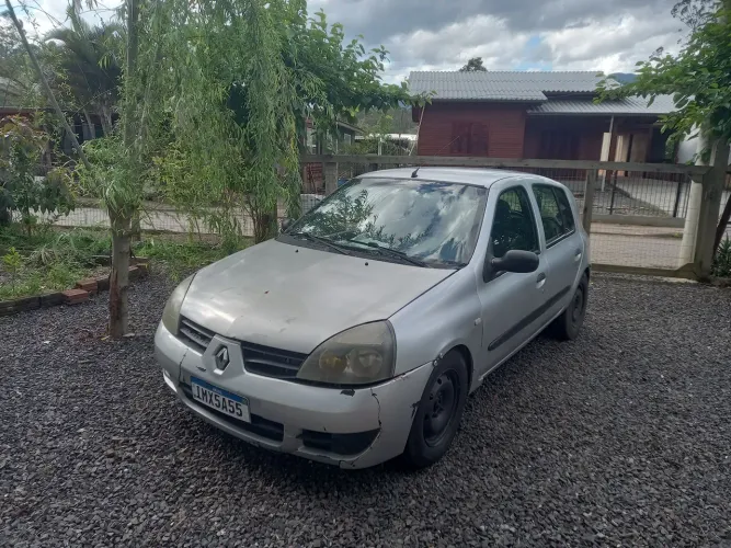 Renault Clio Authentique 1.0 8V 3P 2006