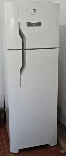 Geladeira Electrolux Duplex Frost Free 310L TF39 - Em ótimo estado de conservação