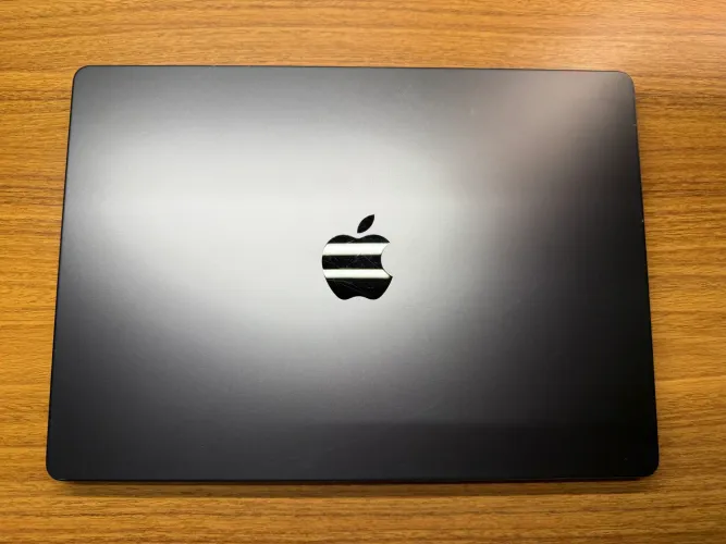 MacBook Pro M5 / 16gb / 512gb / Black / 14 Pol