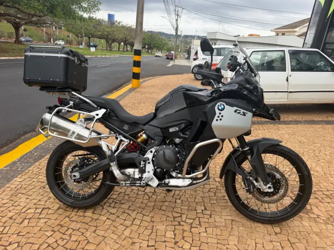 F900 ADVENTURE TRIPLO BLACK