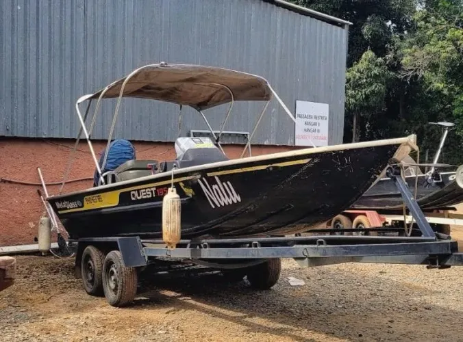 Lancha de pesca alumínio 19pés motor 115hp