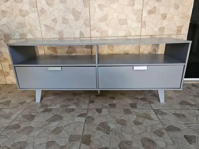 Rack para TV - bonito, funcional e bem conservado!