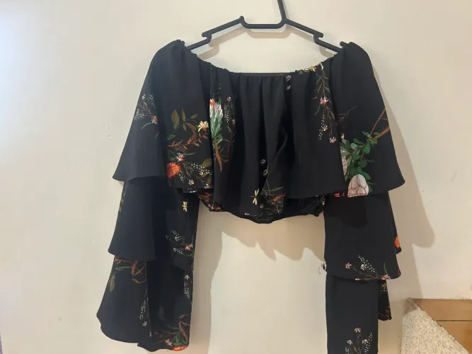 Cropped preto