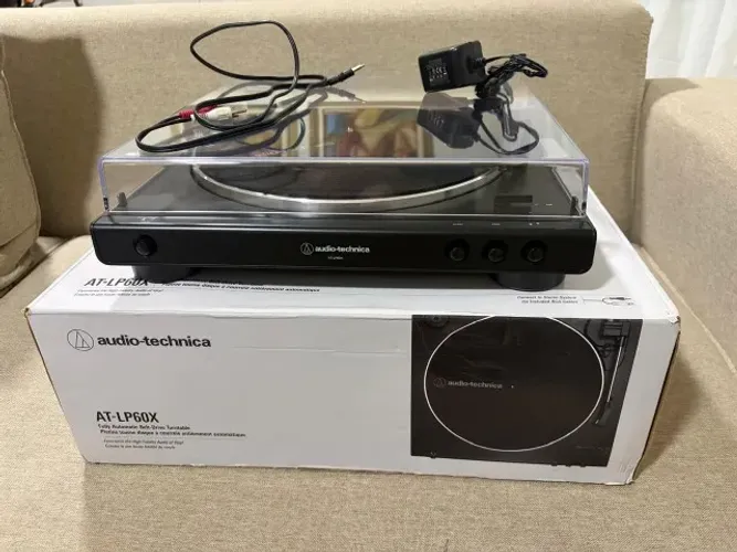 Toca discos Audiotechnica AT-LP 60 com agulha elítptica ATN 3600LN e Caixas Tomate MTS2026