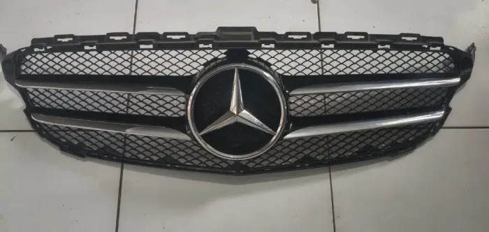 Grade Dianteira Original Mercedes Benz C300 2015 - 2018 W205 Alemã