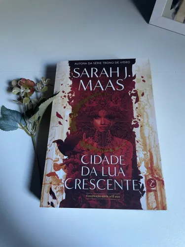 Livro Cidade da Lua crescente