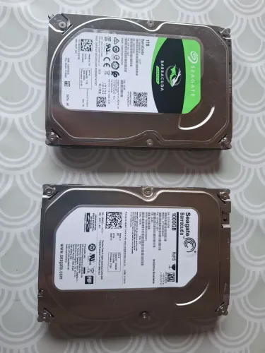 Vendo 2 HD de Seagate 1TB cada 250,00 os dois.