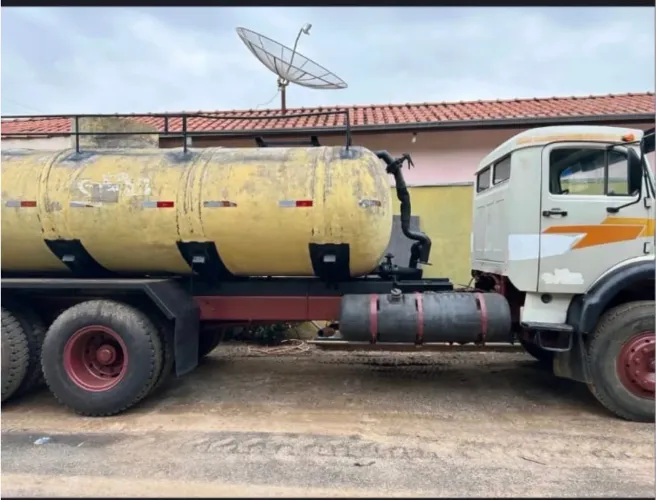 Vende-se caminhão Pipa 2219