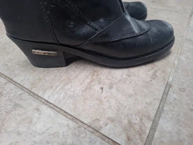 Bota impermeável feminina n.37